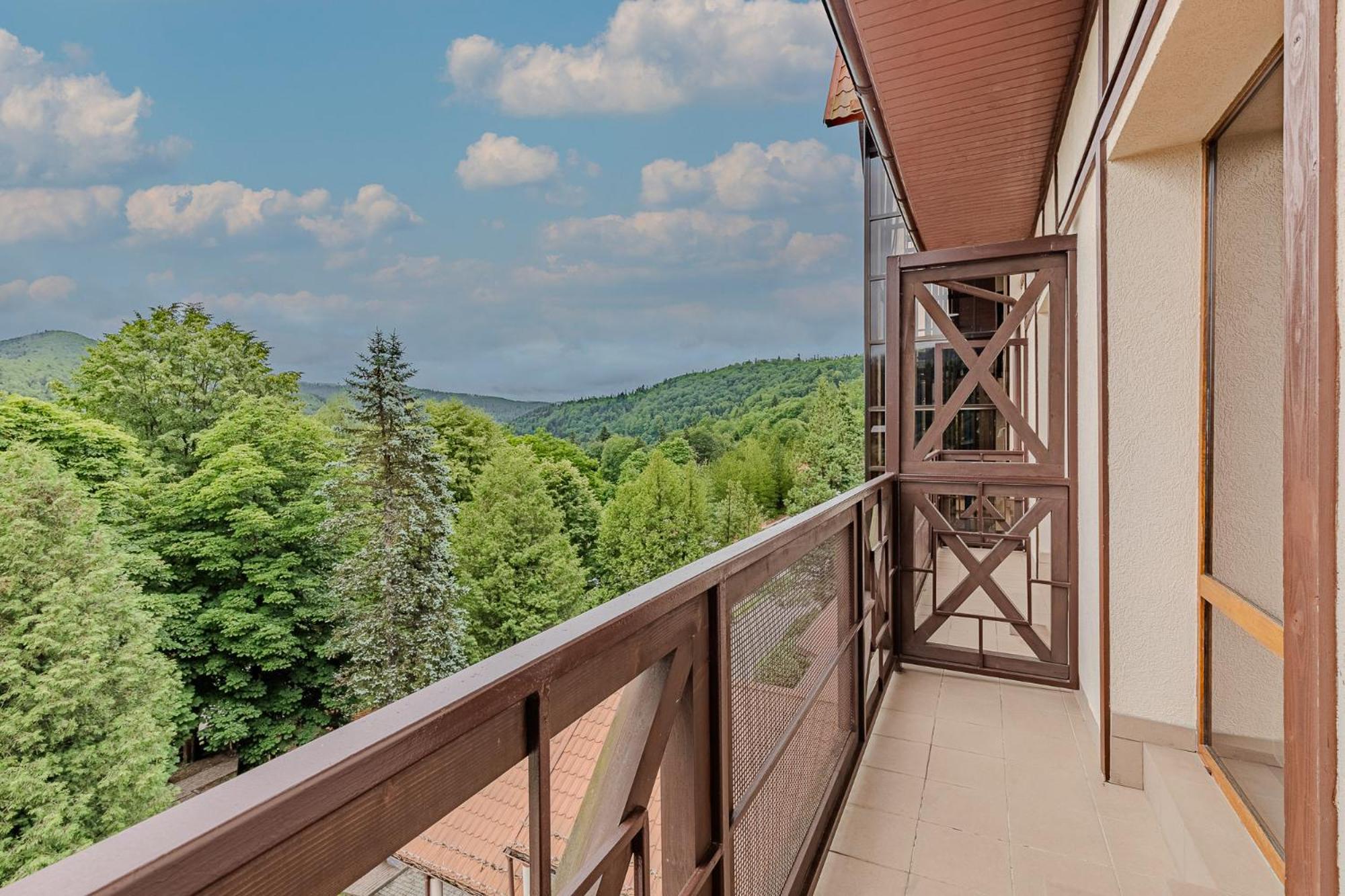 Hotel Edelweiss Jaremtsche Exterior foto