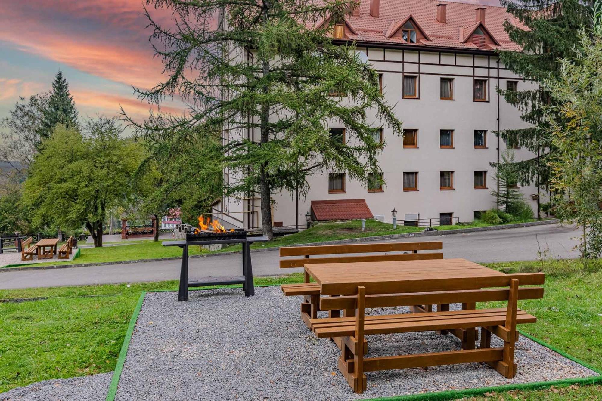 Hotel Edelweiss Jaremtsche Exterior foto